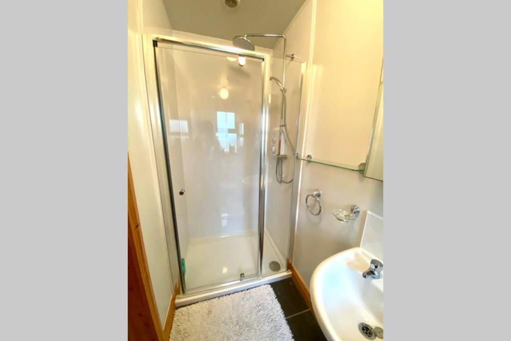 3 Bedroom House Located In Centre Of Carndonagh Dış mekan fotoğraf