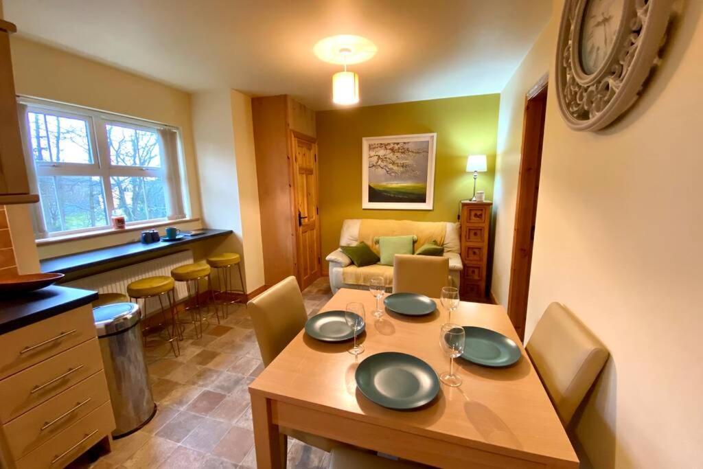 3 Bedroom House Located In Centre Of Carndonagh Dış mekan fotoğraf