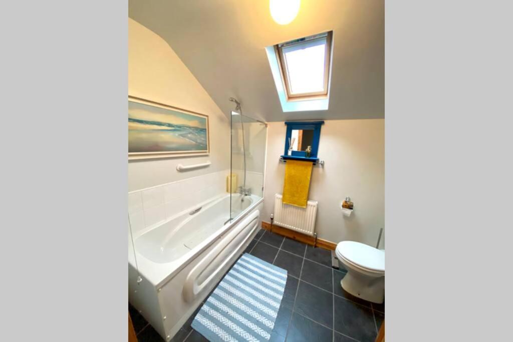 3 Bedroom House Located In Centre Of Carndonagh Dış mekan fotoğraf