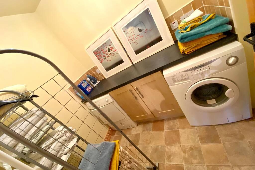 3 Bedroom House Located In Centre Of Carndonagh Dış mekan fotoğraf