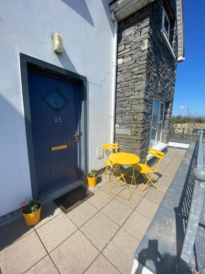 3 Bedroom House Located In Centre Of Carndonagh Dış mekan fotoğraf