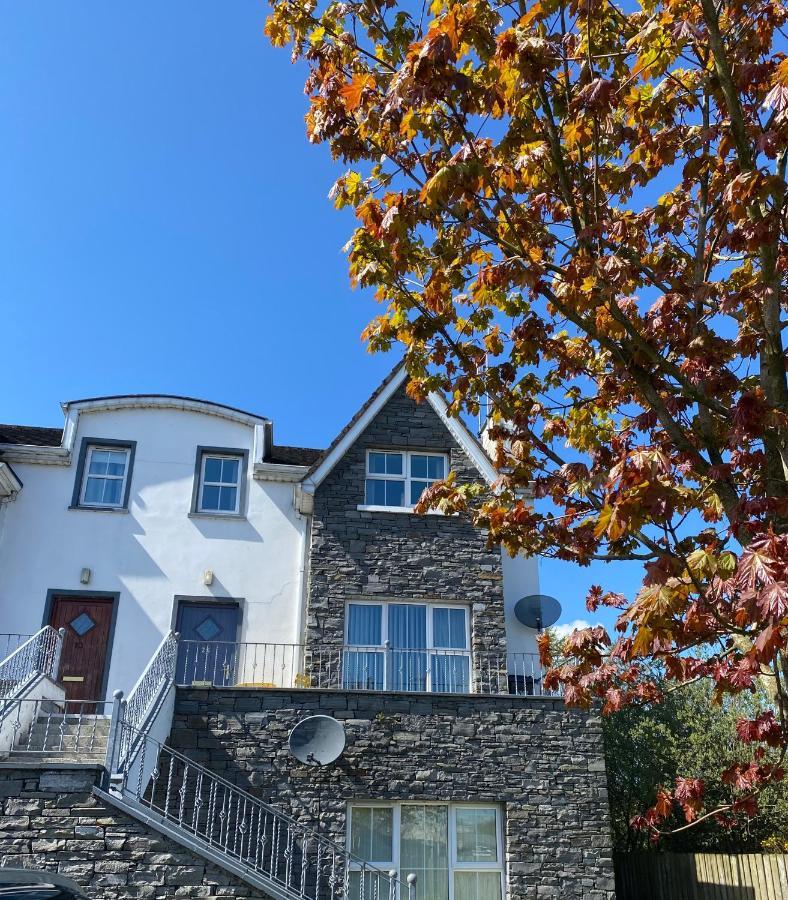 3 Bedroom House Located In Centre Of Carndonagh Dış mekan fotoğraf